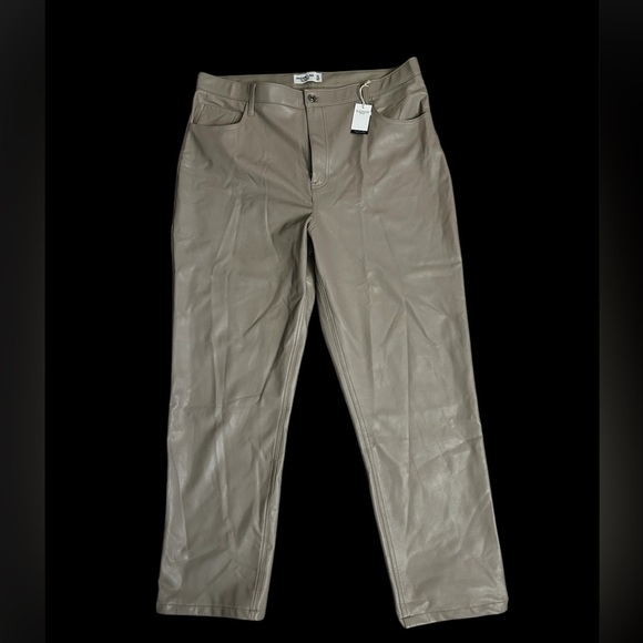 Abercrombie & Fitch The 90s Straight Ultra High Rise Faux Leather Pants Tan 18 R - Picture 1 of 5